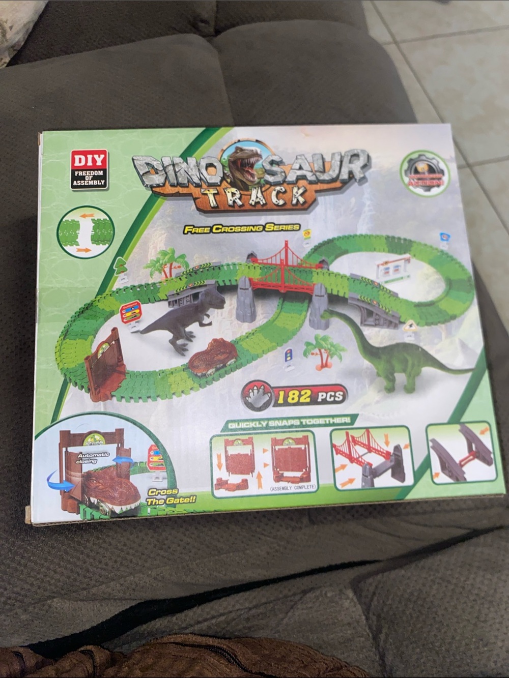 Dinosaur track 182 Pieces